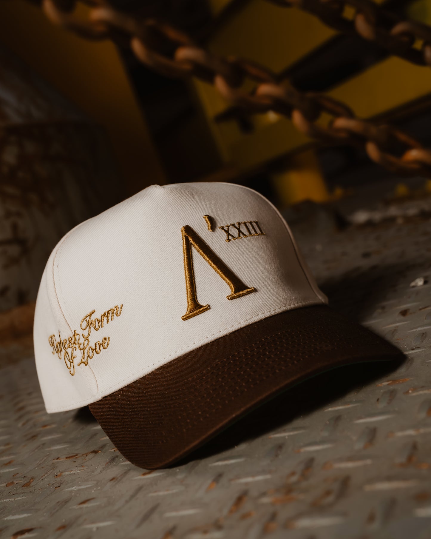 A’23 Beige / Gold